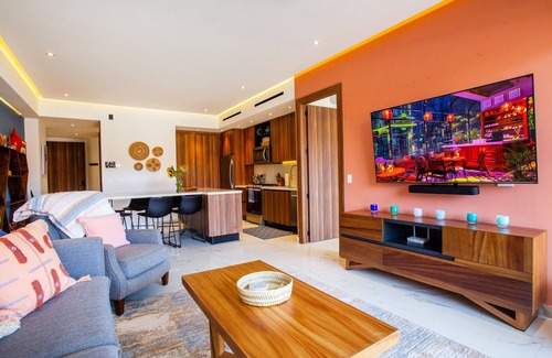 Emiliano Zapata Condo | Stylish condo in Romatic Zone, rooftop pool, gym, hot tub