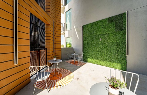 Fort Lauderdale Apartment | Stylish Condo - Kosher Style Apartment