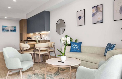 North Beach Apartment | Stylish Condo – Walk to Beach | Amazing Views
