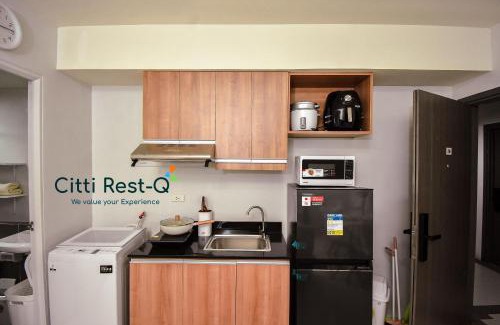 San Dionisio Apartment | Stylish Condo with Free Wifi & Netflix, Near Airport HMS3