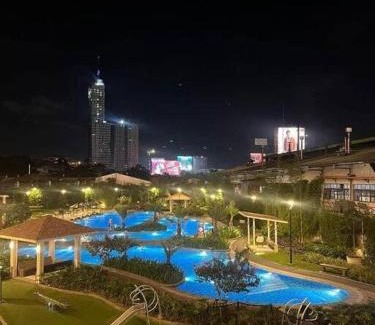 Pasig Apartment | Stylish Condo with Stunning City Views