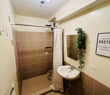 Pasig Apartment | Stylish Condo with Stunning City Views
