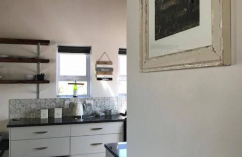 Knysna Cottage | Stylish Country Cottage with solar panels in Knysna