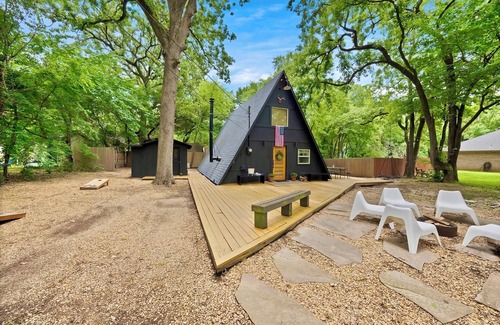 Cedar Creek Reservoir Cabin | Stylish, cozy A-Frame house just 1 block from Cedar Creek Lake.