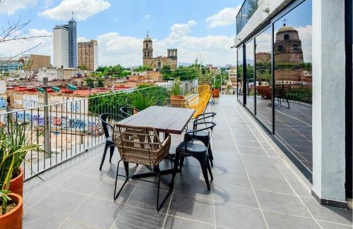Downtown Guadalajara Apartment | Stylish Designer Loft w Gym 2BD Tribu Colon 105