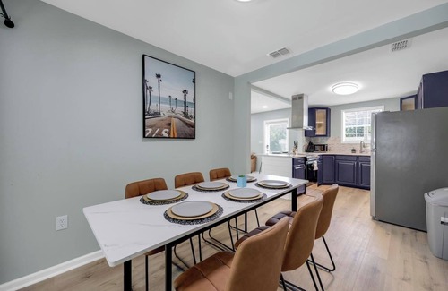 Jacksonville House | Stylish Escape w/Pool & 2 King Suites