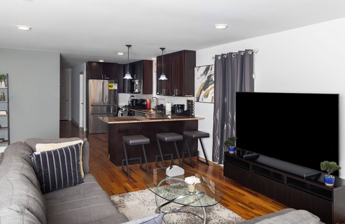 Elizabeth Apartment | Stylish & family friendly 3Bdr - 8 mins to EWR