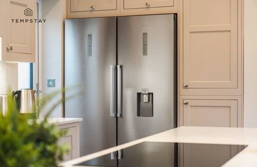 Windsor House | Stylish Family Home in Eton Wick
