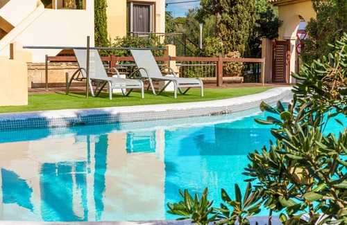 Cala Ferrera Apartment | Stylish “Ferrera Luxe Apartamento 701” close to the Beach with Pool, Wi-Fi, A/C, Terrace & Garden; Parking Available
