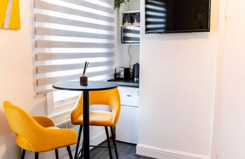 Hillrise Apartment | Stylish Finchley Studio, 10 Min Walk to Archway Tube