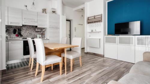 San Siro Apartment | Stylish Flat Near San Siro - Metro WiFi & AC