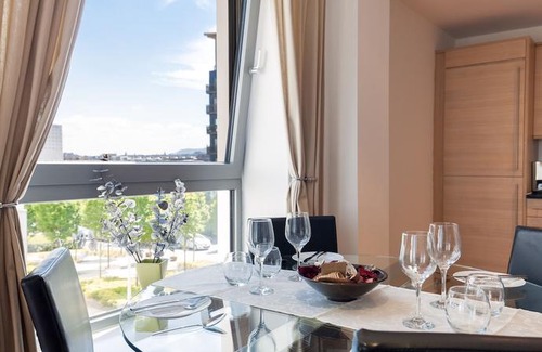 Newhaven Apartment | Stylish Garden View Apartment