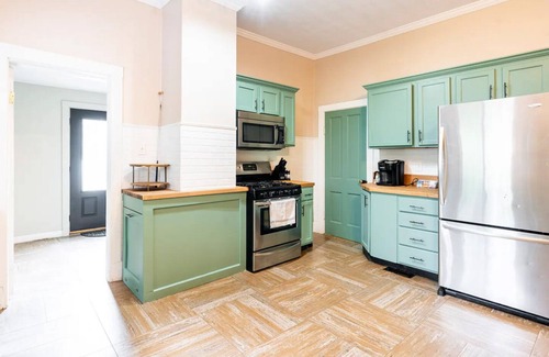 Logan House | Stylish Hilltop Home with Ample Room to Gather, Close to Hiking, Winery & Pool