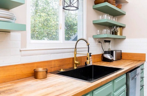 Logan House | Stylish Hilltop Home with Ample Room to Gather, Close to Hiking, Winery & Pool