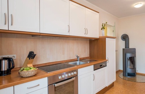 Muritz Apartment | Stylish holiday apartment in a manor house on Lake Plauer