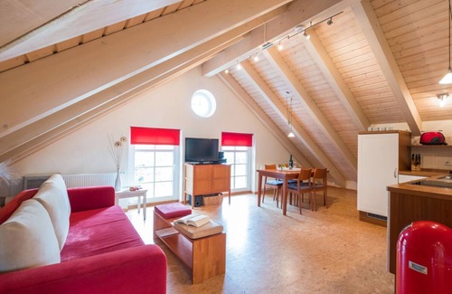 Muritz Apartment | Stylish holiday apartment in a manor house on Lake Plauer