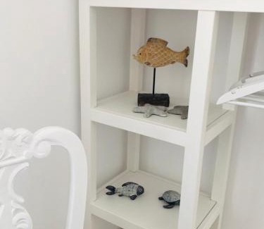 Adamas House | Stylish Home for 6 in Adamas