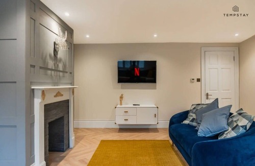 Windsor House | STYLISH HOME ❤ FREE PARKING - 10 MINS TO LEGOLAND!