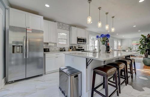 Colorado Springs House | Stylish Home Hot Tub Game Rm Near Old Colo