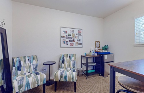 Port Townsend Historic District House | Stylish hotel suite just steps away from Downtown Port Townsend