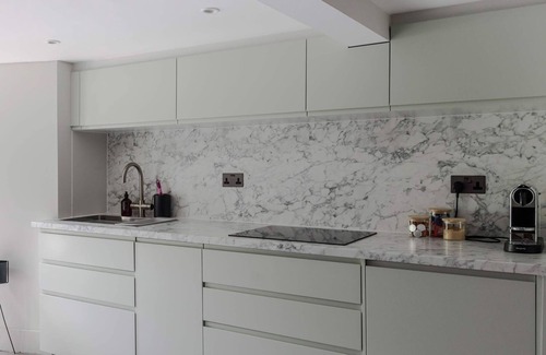 Islington House | Stylish IslingtonTownhouse with Terrace & Garden