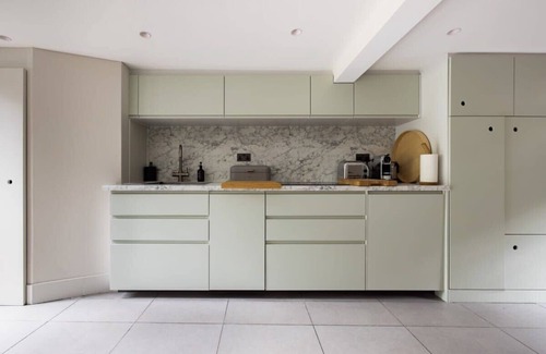 Islington House | Stylish IslingtonTownhouse with Terrace & Garden