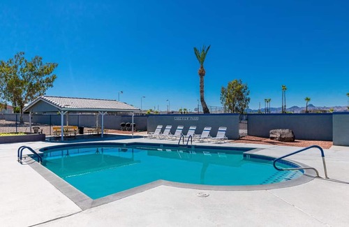 Lake Havasu City House | Stylish Lake Havasu Getaway – Steps to Windsor Beach & Boat Launch