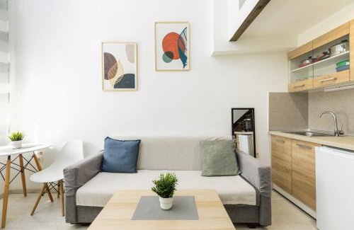 Thessaloniki Apartment | Stylish Loft in City Center 1
