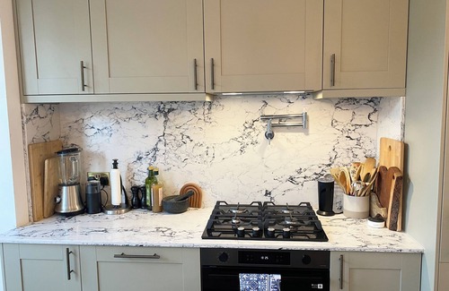Latchmere House | Stylish, luxury 3-bedroom house in Battersea. Steps from Clapham Junction!
