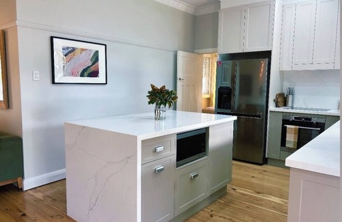 Dubbo House | Stylish | Luxury | Five StarnnA brand NEW luxury escape in the heart of Dubbo!