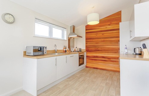 Carlton-in-Cleveland Ski Chalet | Stylish modern lodge ideal for small groups and families.