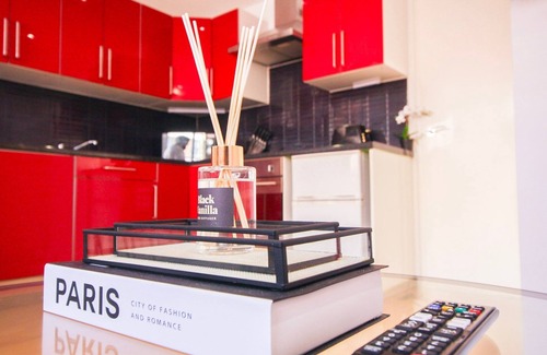 Birmingham City Centre Apartment | Stylish Mezzanine – Birmingham Centre - Parking Sleeps 4