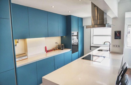 Parede Apartment | Stylish & Modern Apartment Near the Beach
