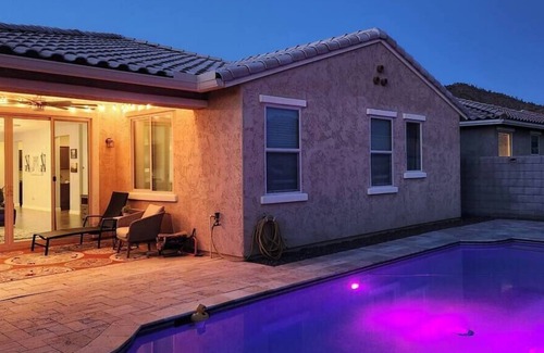 Northlands at Tierra Del Rio House | Stylish modern home w/private pool, parks, hiking
