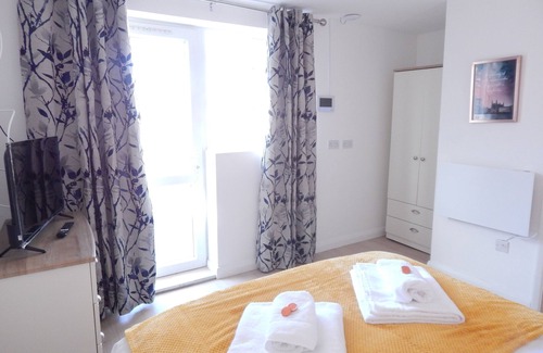 Cambridge House | Stylish modern private en-suite rooms in a fabulous location with parking spaces