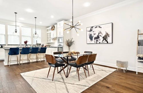 Oak Lawn House | Stylish & Modern Uptown Dallas Retreat in Oak Lawn