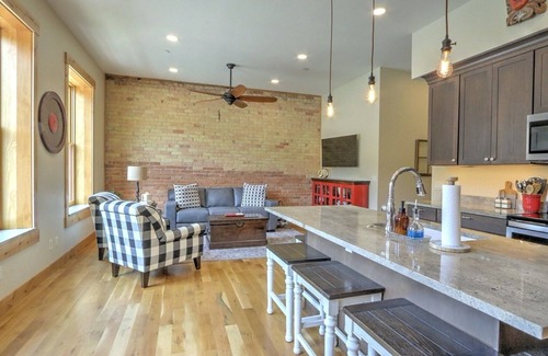 Glenwood Springs Apartment | Stylish, modern downtown retreat, Unbeatable location w/historic downtown views