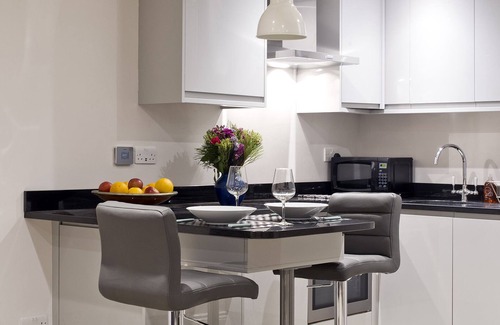 Bayswater House | Stylish Notting Hill Studio Flat that can sleep 4 people