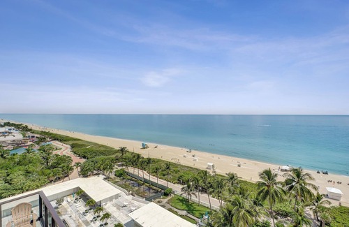 Mid Beach Apartment | Stylish Oceanfront 2 BR 1.5 BA Condo with Resort Amenities, Pools, Gym, Sauna 1402