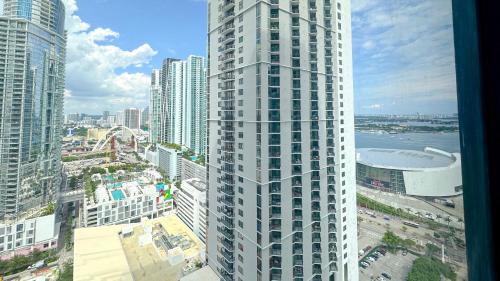Downtown Miami Apartment | Stylish One Bedroom in the heart of vibrant Downtown- Daily resort fee and parking not included