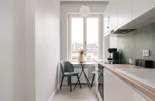Stare Miasto Apartment | Stylish Penthouse Apartment with Main Square view