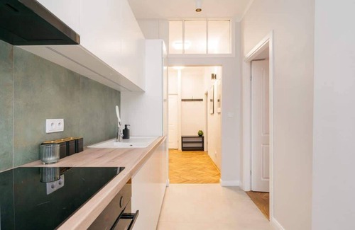 Stare Miasto Apartment | Stylish Penthouse Apartment with Main Square view