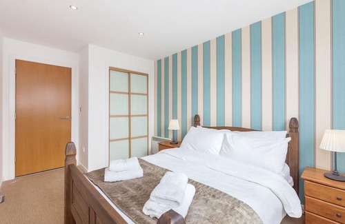 Newhaven Apartment | Stylish Penthouse Suite
