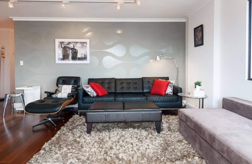 Kings Cross Apartment | Stylish Potts Point with Stunning Harbour Views