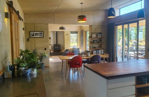Lake Hawea House | Stylish Rammed Earth Lake Hawea House on Large Section