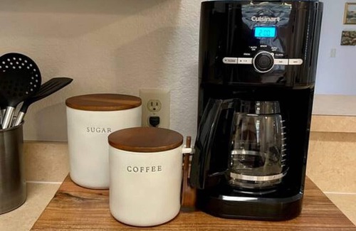 Fellowship Apartment | Stylish Rancher| Pet-Friendly | Minutes to WEC