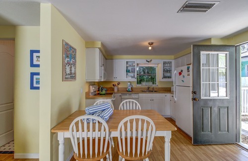 Holmes Beach Villa | Stylish & relaxing villa with heated pool - blocks from the beach