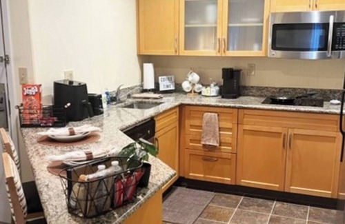 Houston House | Stylish Retreat Clearlake NASA Houston, Texas. Minutes from Johnson Space Center