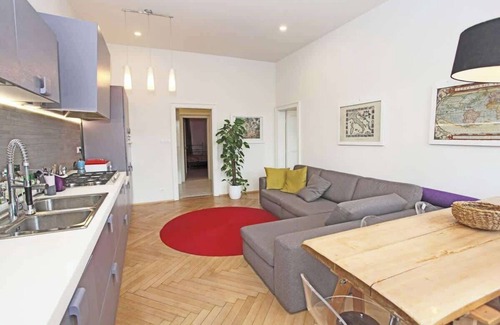 Smichov Apartment | Stylish river-view apartment