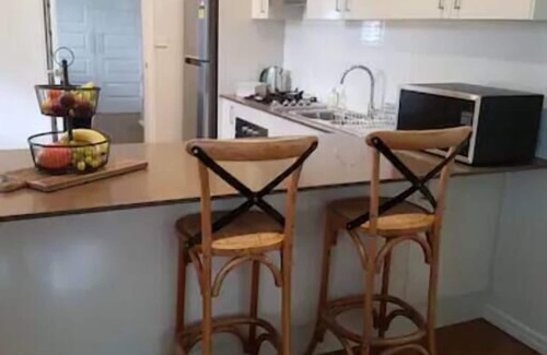 Orange House | Stylish Sale Street Studio - Walk to Town